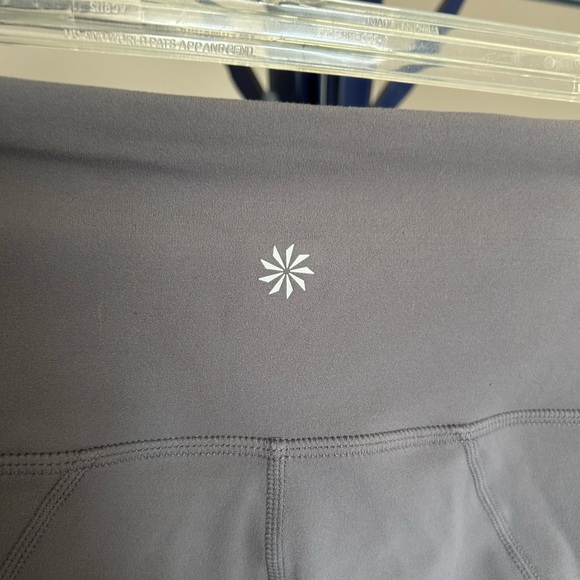 NWOT Athleta Salutation Meshblock leggings - Picture 10 of 10